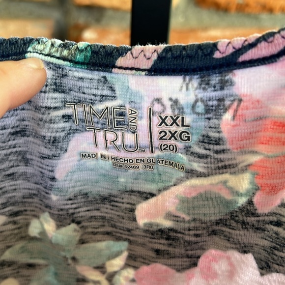 Time and Tru size xxl, 2x, 20, short sleeve round neck shirt with zig zag stitch - Picture 2 of 5